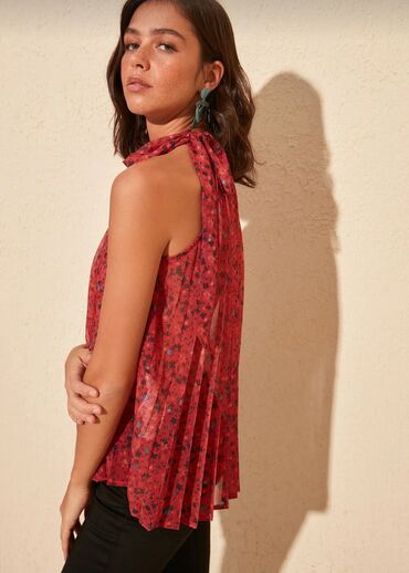 Köynək və bluzalar: Bluzlar - Rəng: saf ağ - Model: uzunqol, düyməli, yüngül dar kəsim - — 20