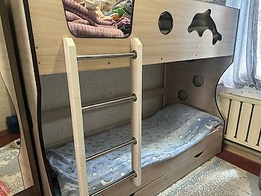 bunk bed: Продаю двухярусную кровать в отличном состоянии. Длина 195 см. Цена — 3