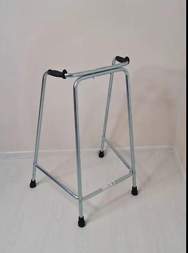 Yerimək üçün arabalar, çəliklər, əsalar, rollatorlar: Yürütəc – metal karkaslı, sabit dəstəkli model - Material: möhkəm — 3