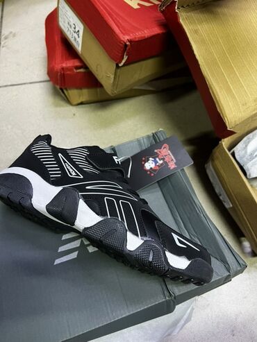 волейболный кросовка: Кроссовки, 37, Fashion, Новый, цвет - Черный