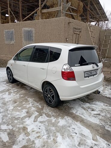 авто запчасти на фит: Honda Fit: 2004 г., 1.5 л, Механика, Бензин, Хэтчбэк