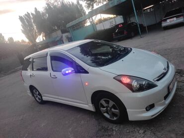 Toyota: Белый Toyota Wish. Машина в нормальном состоянии. Газ+Бензин