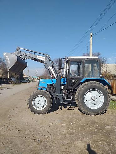 Фронтальный погрузчик на тракторе Беларус (МТЗ) 892.2 - Базовая at lalafo.kg Фронтальный погрузчик на тракторе Беларус (МТЗ) 892.2 - Базовая