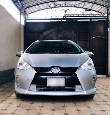 Toyota: Toyota Prius: 2015 г., 1.5 л, Гибрид, Хэтчбэк