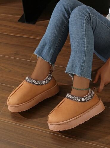 Ugg obuća: 38 — 12