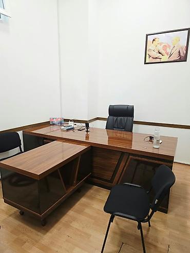 Ofis mebel dəsti Tərkib: - L formalı rəhbər masası: geniş iş səthi