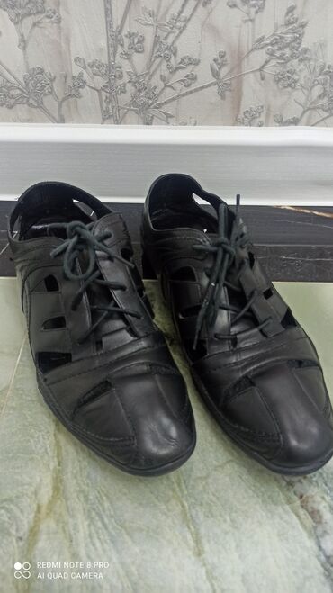 обувь 33: Мужской кожаный летний обувь 42р
хорошем состояние бу