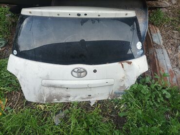 авто стекло: Крышка багажника Toyota 2004 г., Б/у, цвет - Белый,Оригинал
