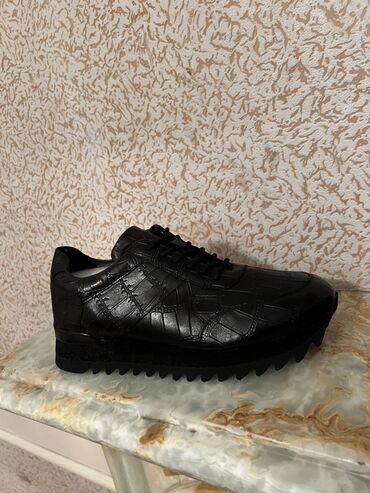 Krasofkalar və idman ayaqqabıları: 42 razmer Dəri kişi ayaqqabısı Türkiyədən gətirilib tam orjinal — 7