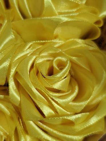 Praznična dekoracija: Ručni buketi od satenskih i organza cvetova - Ručno izrađeni — 14