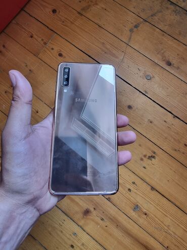 samsunga s22: Samsung Galaxy A70, 128 GB, rəng - Qızılı, İki sim kartlı