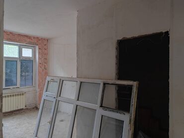 Kommersiya daşınmaz əmlakının satışı: Bakıxanov qəsəbəsi, Nazim İsmayılov prospektində, Möcüzə marketin — 9