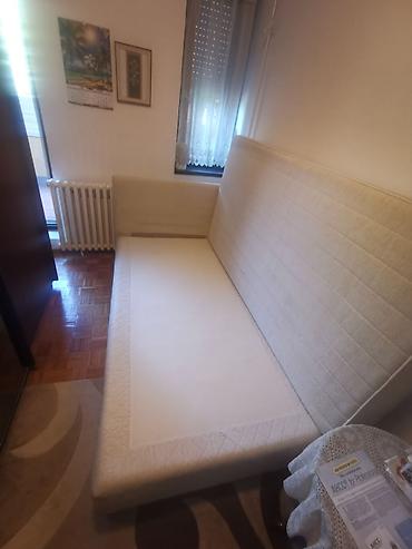 epoxy stolovi: Krevet samac. Simpo sa kvalitnim dušekom.Krevet dimenzija — 4