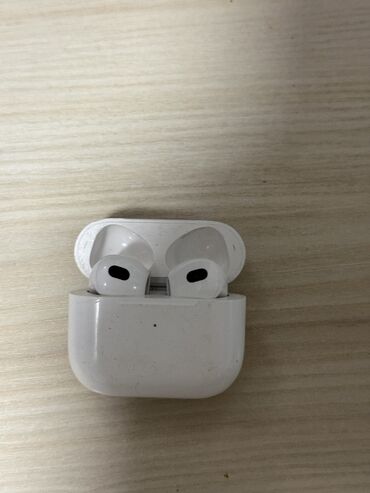 айрпо: AirPods 3 Оригинал 
Коробки нет. 
Состояние отличное. 
Любые проверки