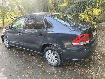 vw: Volkswagen ID. Polo: 2011 г., 1.6 л, Механика, Бензин, Седан — 10