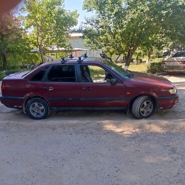 салон volkswagen: Volkswagen Passat: 1994 г., 1.8 л, Механика, Бензин, Седан