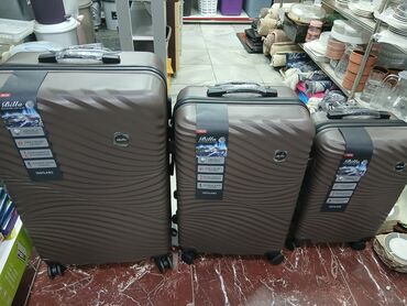 Çamadanlar: Sərt korpuslu səyahət çamadanları və kosmetik çantalar dəsti - — 13