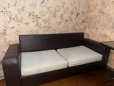 2 dənə divan, normal vəziyyətdə, bir divan açılır,diiqəri acılmır