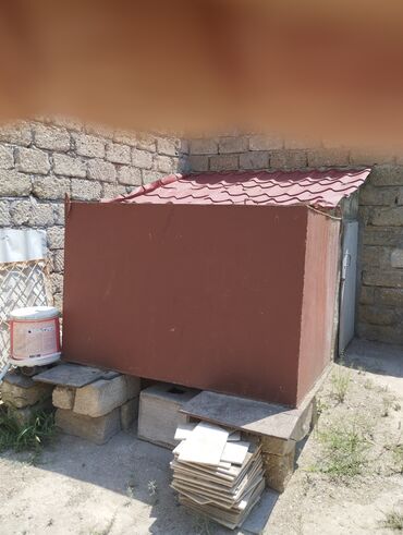 Metal su çəni satılır.1,5 ton yarım tutumlu.4-lük dəmirdən