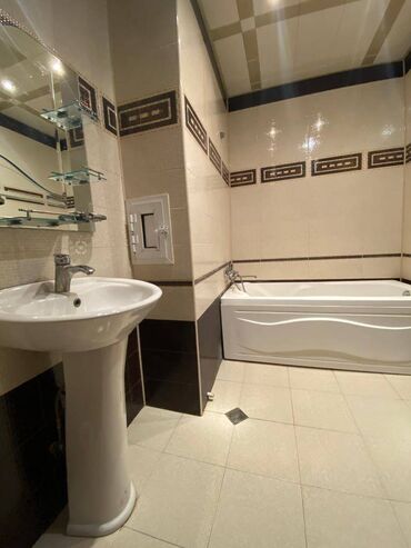 Uzunmüddətli kirayə mənzillər: Mənzil kirayə verilir. İnqilab, 3 otaq 138 kv 17.3 mərtəbə — 7