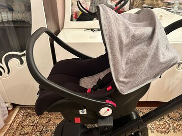 Modullu arabalar: Uşaq arabası – qatlanan, yığcam və möhkəm konstruksiyalı. - Rəng — 46