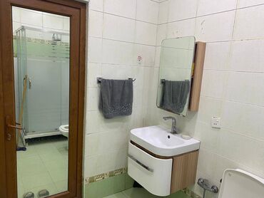 Uzunmüddətli kirayə mənzillər: ⚜️3 otaqlı, tam şəraitli mənzil kirayə verilir. ⚜️Tibb — 18