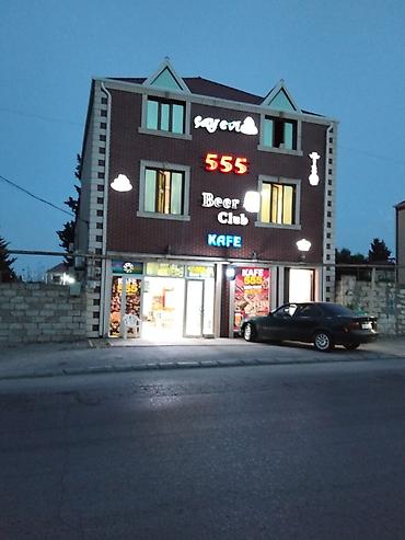 bakıda kabinetli restoranlar: “555 Beer Club” – kafe və çay evi Xüsusiyyətlər: - Geniş işıqlı zal — 2