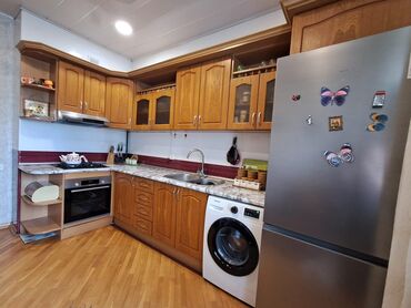 глянцевая мебель: Təmiz taxtadan 300 AZN satılır ❗ Ölçü:370x90sm üstə moyka, aspirator
