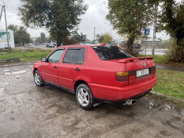 авто без док: Volkswagen Vento: 1994 г., 1.8 л, Механика, Газ, Седан