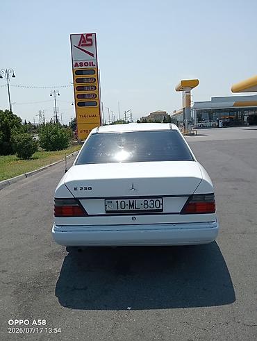 mercedes 180 b: Mercedes-Benz E 230: 2.3 l | Sedan — 2
