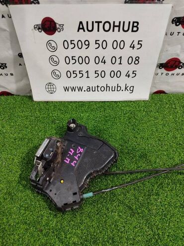 Замки: Замок двери Toyota 2006 г., Б/у, Оригинал, Япония