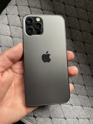 швейный отходы: IPhone 12 Pro, Б/у, 128 ГБ, Графит, Чехол, 83 %