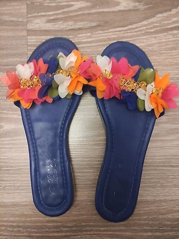 şlapa: Qadın sandal və şlapanın dəsti 1) Qara bazalı, bordoya çalan qayışlı — 3