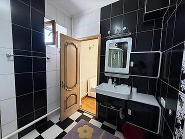 Продажа коттеджей и домов: Район Ташрабат Матросова/Медерова 3 уровневый особняк 📍 р-н — 25