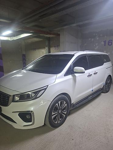 сиденья на минивен: Kia Carnival: 2018 г., Минивэн — 6