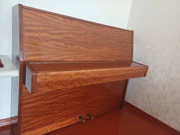 midi keyboard: Продаю: Пианино RIGA в отличном состоянии, отдам в хорошие руки