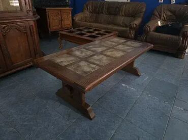 Stolovi: Stocic u odlicnom stanju. Duzina 135 cm Sirona 65 cm Visina 48 cm — 1