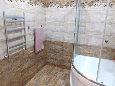 Günlük kirayə evlər: 200 kv. m, 5 otaqlı, Kombi, Qaz, İşıq — 26