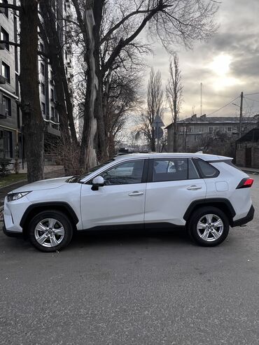 Toyota: Toyota RAV4: 2021 г., 2 л, Вариатор, Бензин, Кроссовер — 5