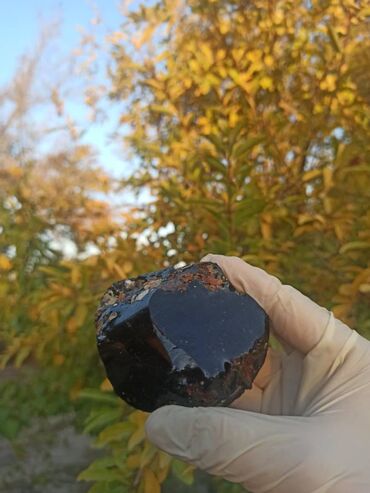 Digər kolleksiyalar: 💎 Təbii Obsidian daşı😍 Qiymət👉🏻 ölçüsünə görə dəyişir ( 5 azn-dən 100 — 5