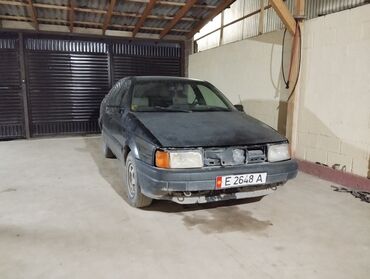 Продажа авто: Volkswagen Passat: 1989 г., 1.8 л, Механика, Бензин, Седан
