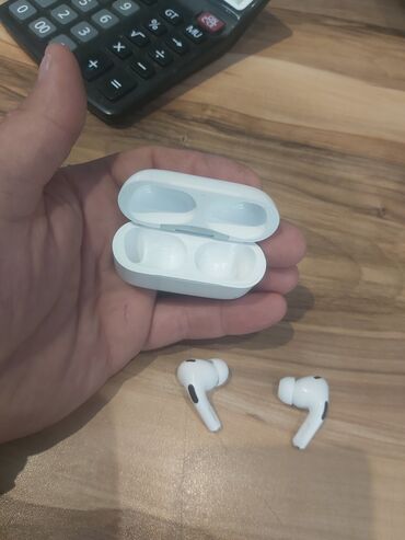 чехол airpods 2: Yaxsi zaratka saxliyir ela ses effekti var endirim edecem