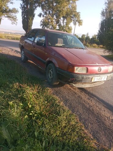 машина с выкупом: Volkswagen Passat: 1988 г., 1.8 л, Механика, Бензин, Седан