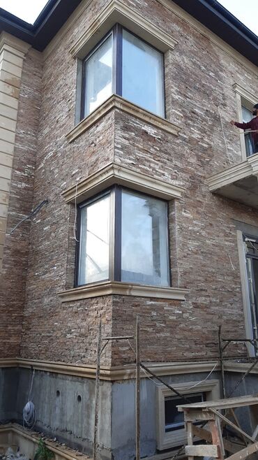 Fasad işləri: Fasad üçün dekorativ kərpic üzləmə xidməti - Klassik və vintaj — 2