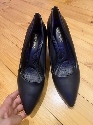qara ayaqqabı: Qadın qara klassik tufli – Court Brand - Model: sivri burunlu, nazik — 2