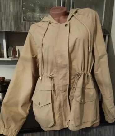 срочно продаю в связи с переездом: Куртка парка новая раз 46
качество 🔥 
900