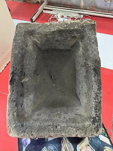 işlənmiş xalçalar: Təbii daşdan yonulmuş kvadrat formalı yuyunma/lavabo hövzəsi - — 1