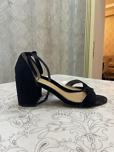 Basanoşka və səndəllər: Yeni kimidi 40azn anilib Baza kimi her geyimle rahatligla kombin — 2