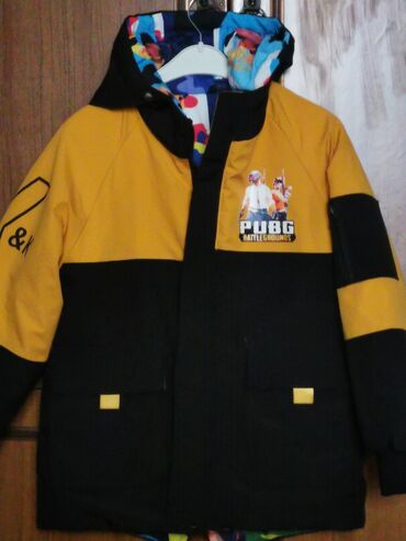 детская курточка: Двухсторонняя курточка на 6-7лет цена 800 сом