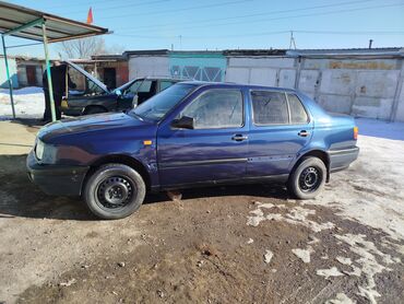 Volkswagen: Volkswagen Golf: 2025 г., Седан — 17